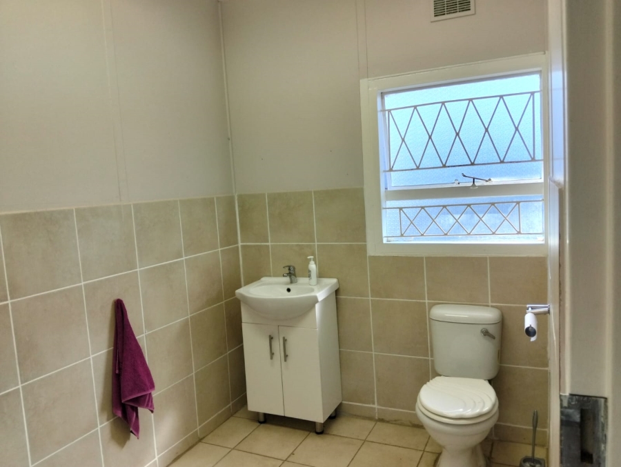 To Let commercial Property for Rent in Southernwood Eastern Cape